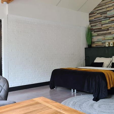 Bed and Breakfast Sleepzzz Heusden  Экстерьер фото