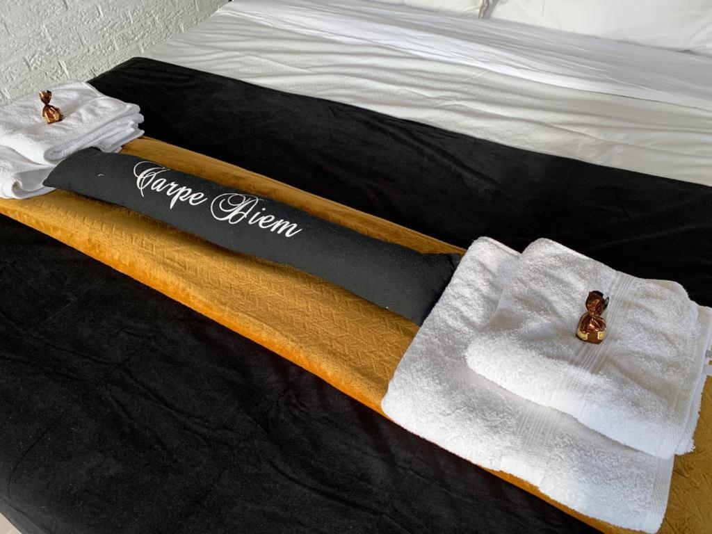 Bed and Breakfast Sleepzzz Heusden  Экстерьер фото