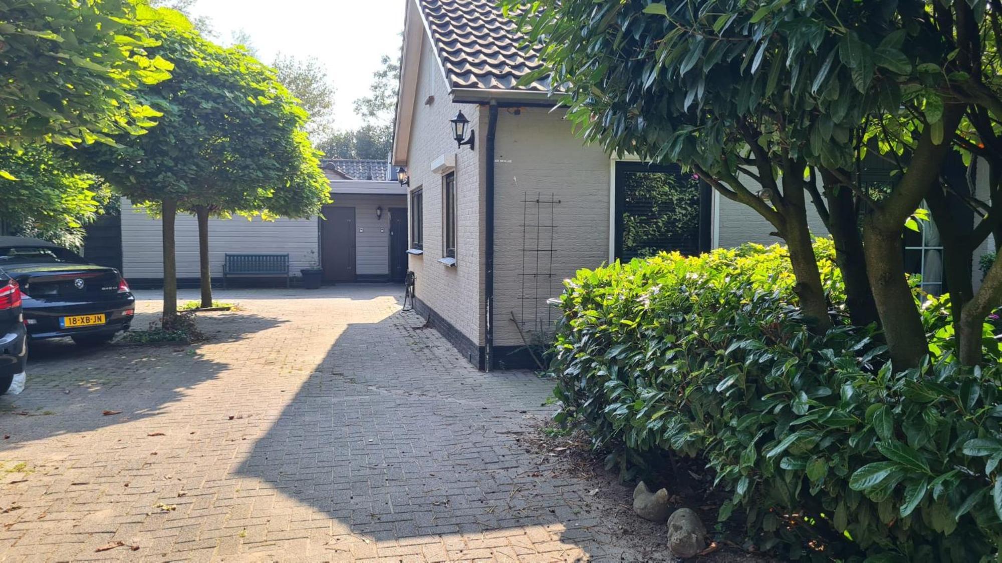 Bed and Breakfast Sleepzzz Heusden  Экстерьер фото